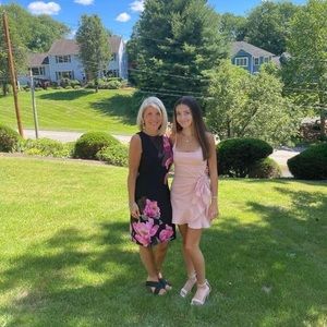 Meet your Posher, Suzanne